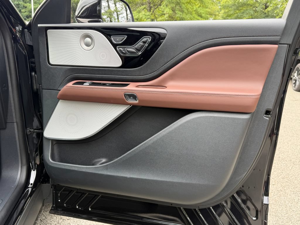 New 2026 Lincoln Aviator Reserve AWD/4WD image 8