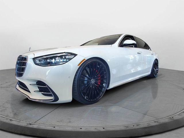 Used 2021 Mercedes-Benz S 580 4MATIC Sedan w/ AMG Line image 3
