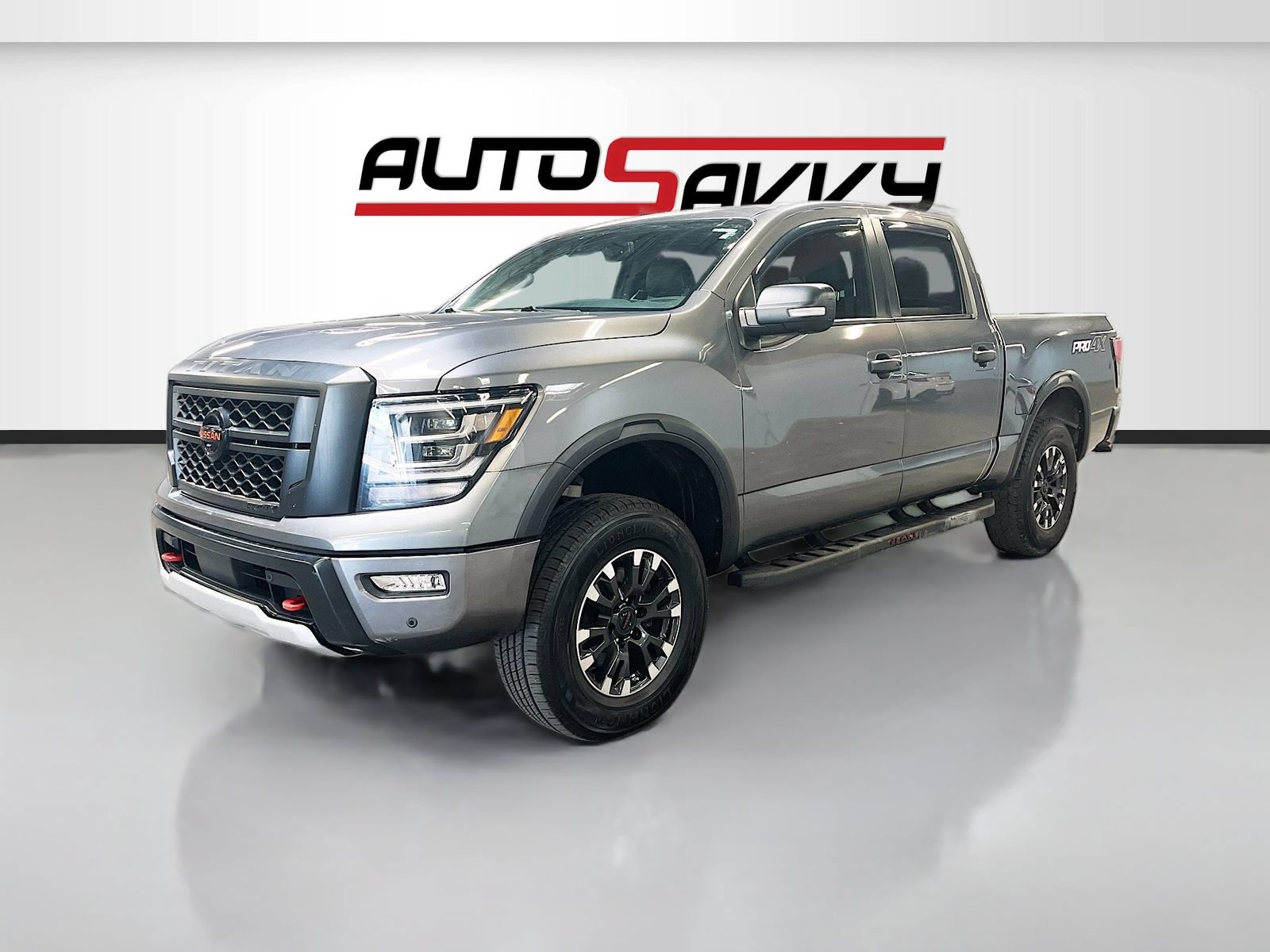 Used 2022 Nissan Titan PRO-4X w/ Pro-4x Convenience Package AWD/4WD image 3