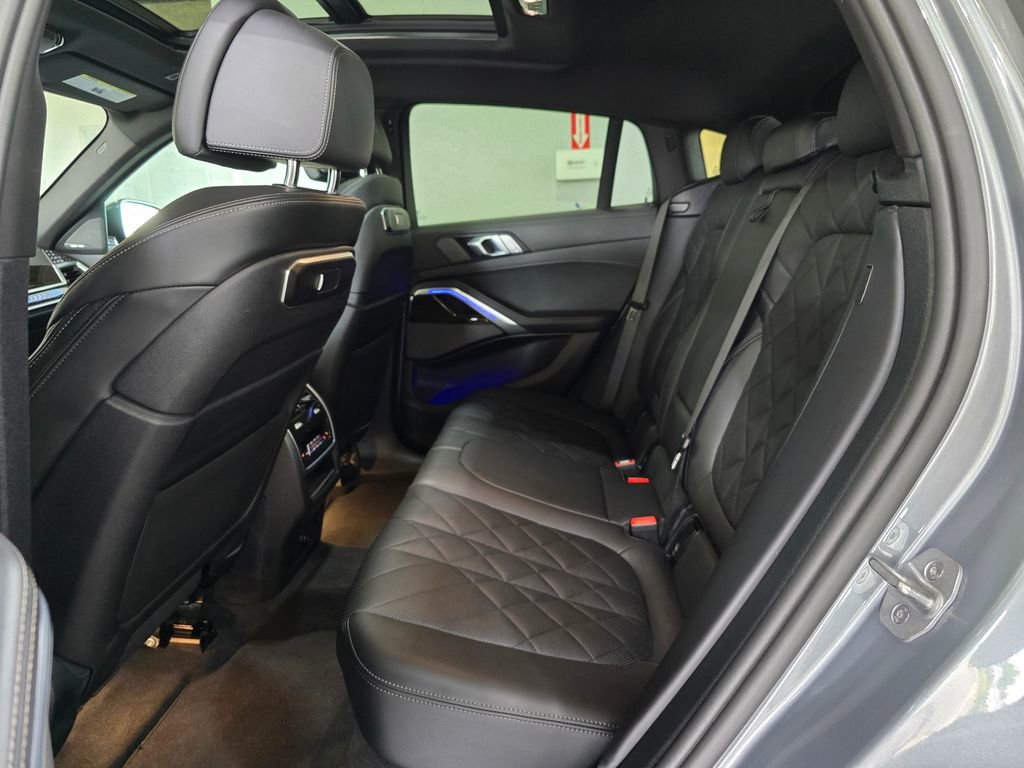 Used 2024 BMW X6 xDrive40i image 24