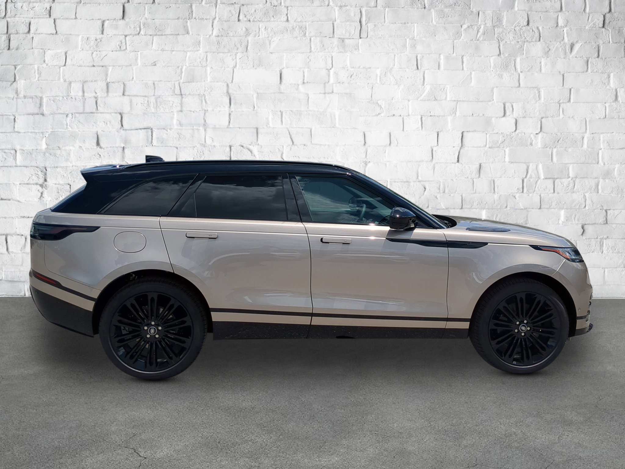 New 2026 Land Rover Range Rover Velar Dynamic SE image 7
