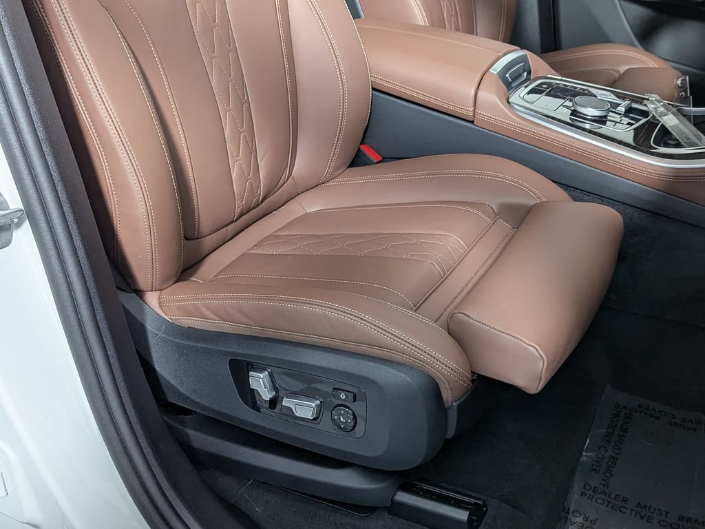 Used 2024 BMW X5 xDrive40i w/ Premium Package AWD/4WD image 36