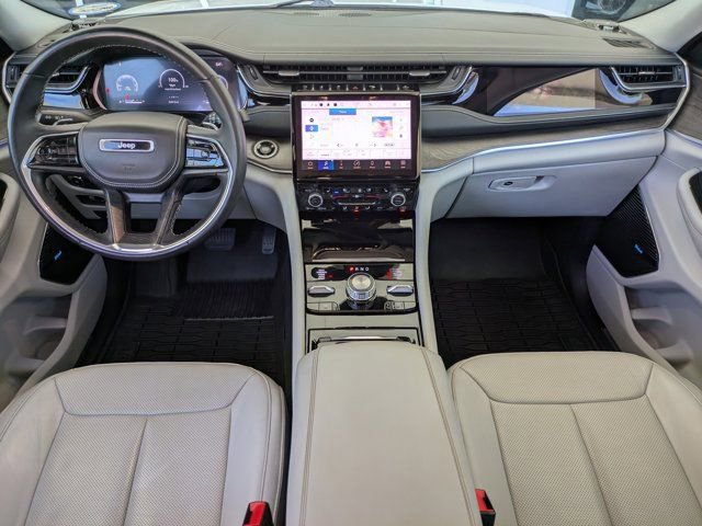 Used 2022 Jeep Grand Cherokee Overland image 4