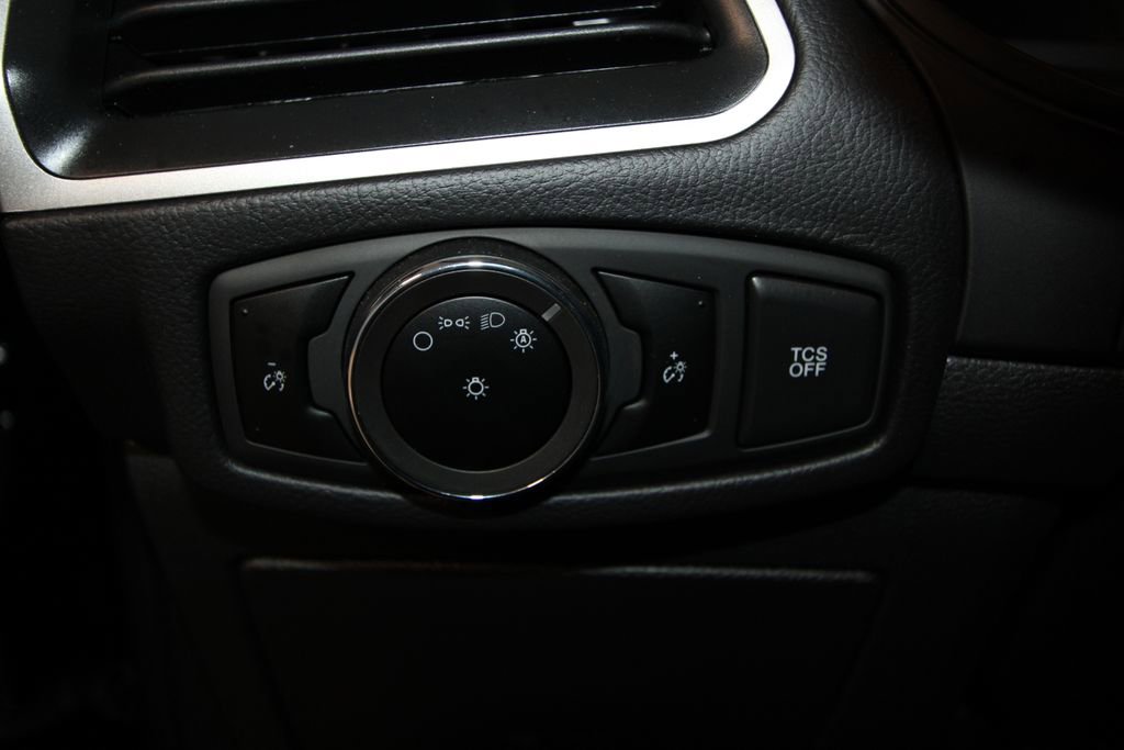 Used 2024 Ford Edge SE AWD/4WD image 9