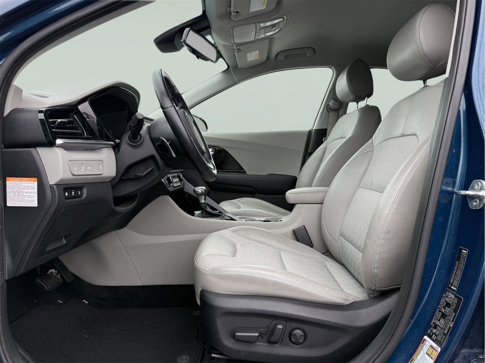 Used 2020 Kia Niro EX image 11