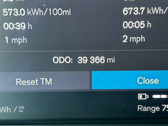 Used 2022 Volvo XC40 P8 Recharge Plus image 23