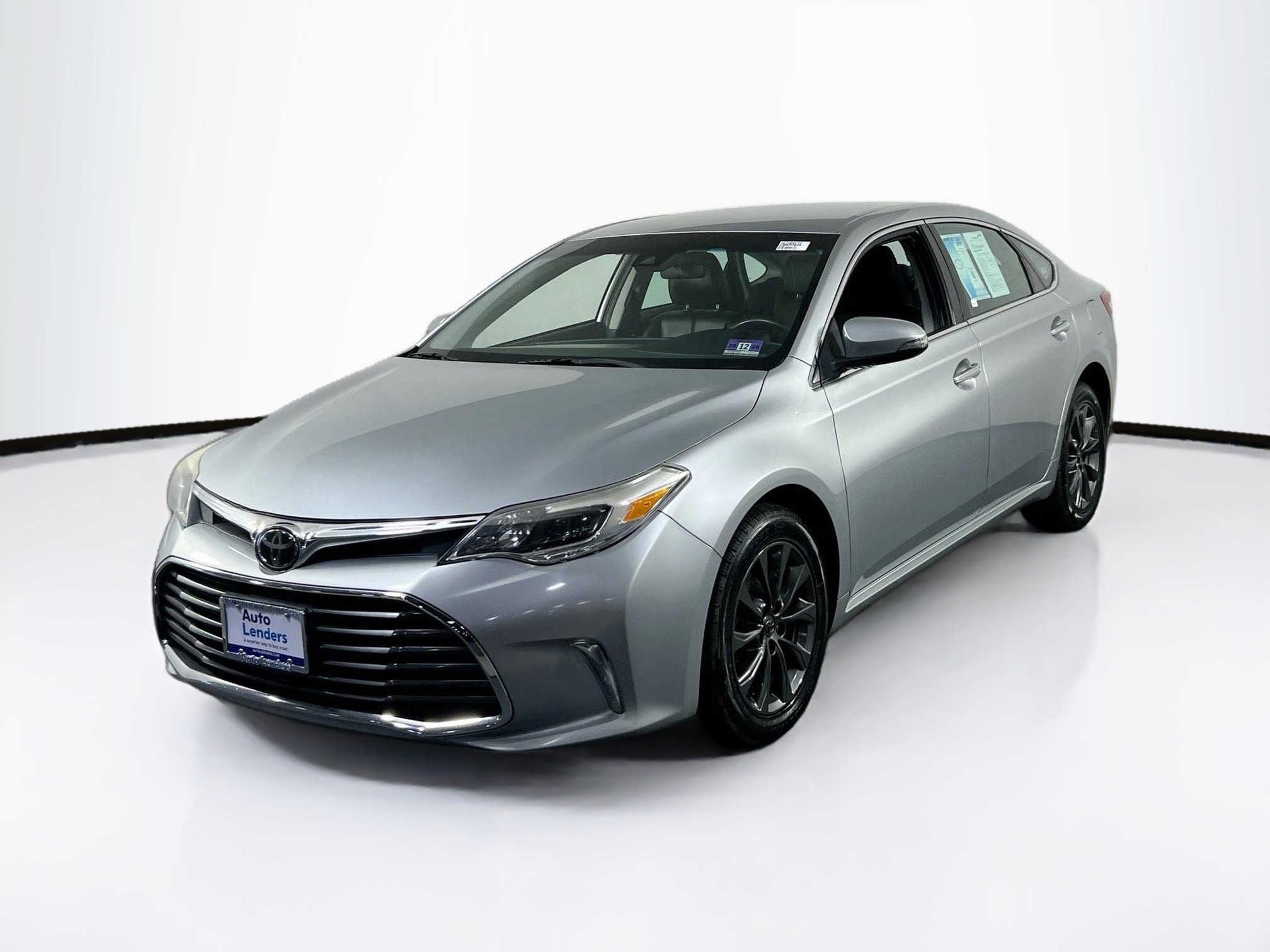Used 2017 Toyota Avalon XLE image 1