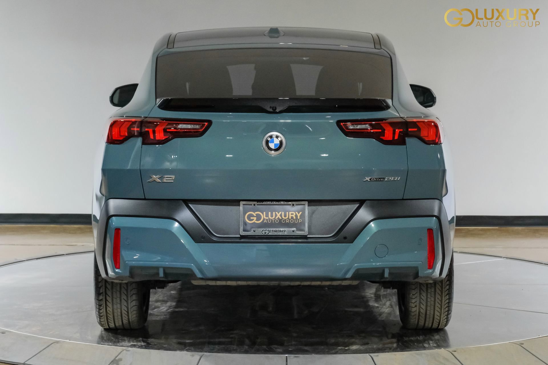 Used 2025 BMW X2 xDrive28i AWD/4WD image 11