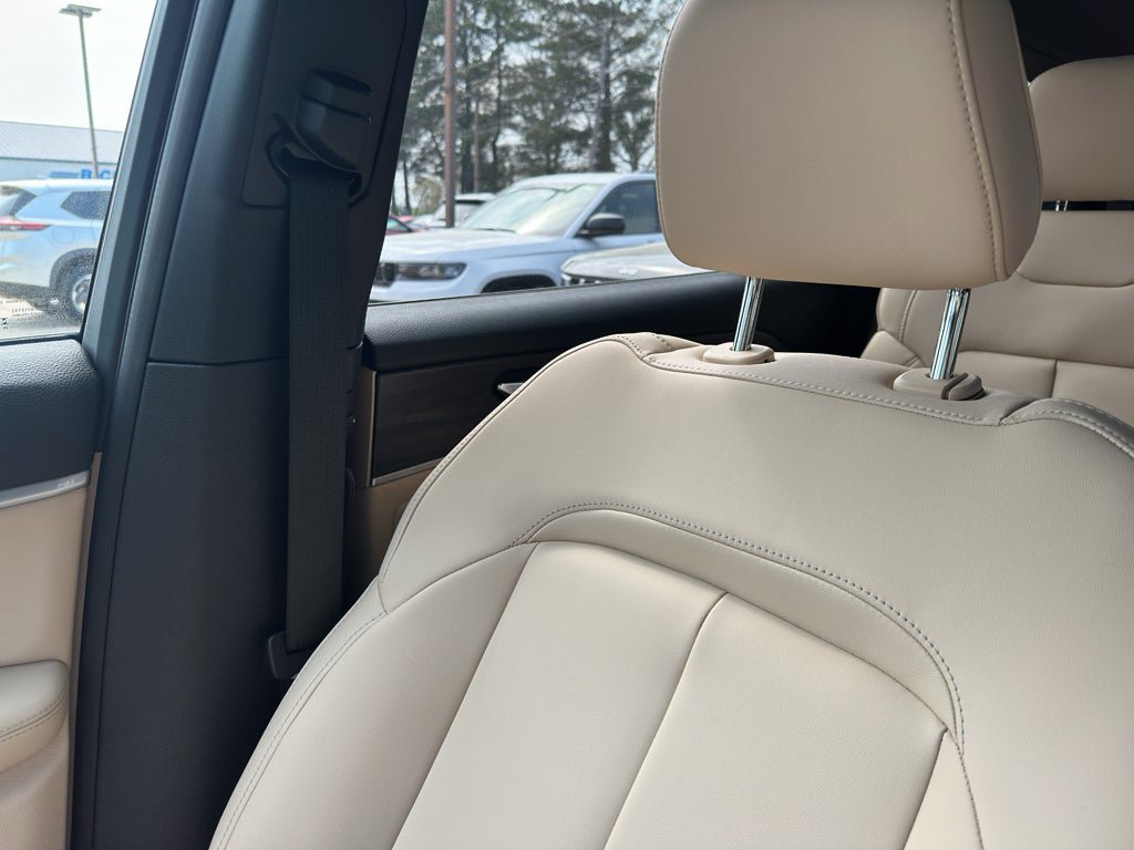 New 2026 Jeep Grand Cherokee L Limited RWD image 23