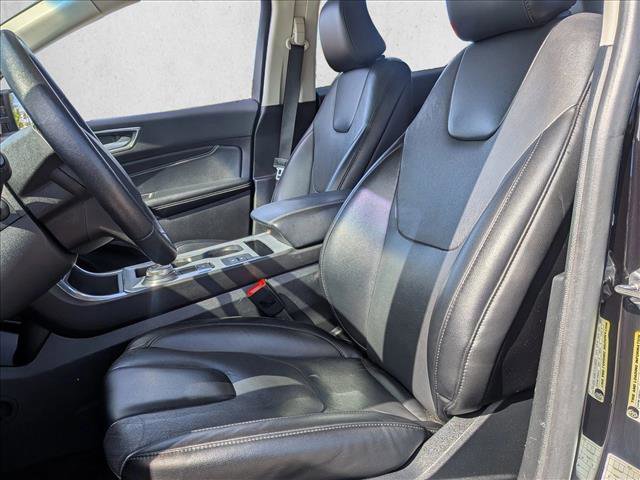 Used 2022 Ford Edge Titanium AWD/4WD image 17