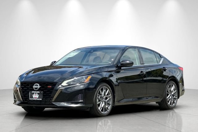 Used 2023 Nissan Altima 2.0 SR FWD image 8