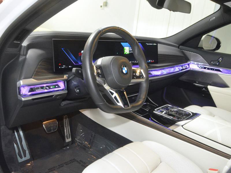 Used 2024 BMW 760i xDrive w/ Premium Package 2 AWD/4WD image 18