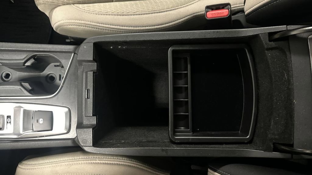 Used 2024 Subaru Ascent Premium w/ Convenience Package image 16