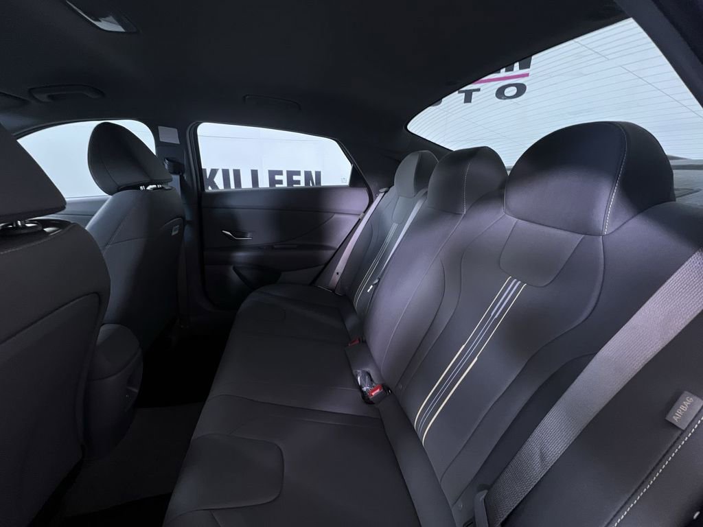 Used 2025 Hyundai Elantra Sport image 25