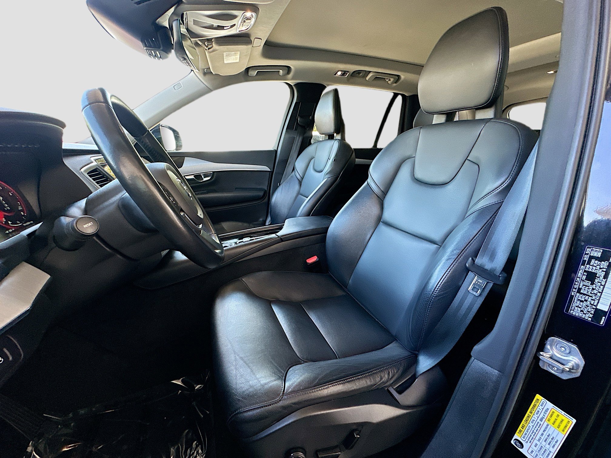 Used 2021 Volvo XC90 T5 Momentum image 19