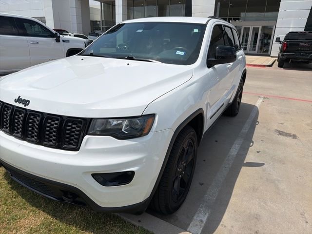Used 2019 Jeep Grand Cherokee Laredo AWD/4WD image 2
