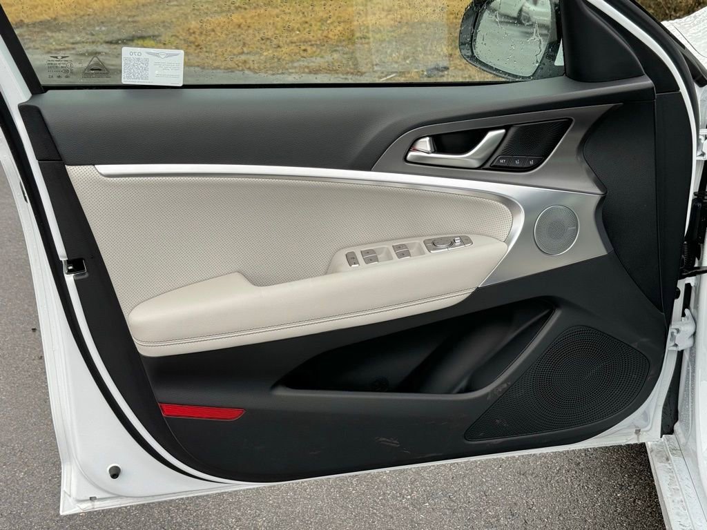 Used 2025 Genesis G70 2.5T w/ Sport Prestige Package image 22