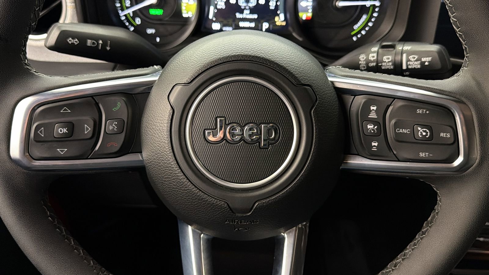 Used 2025 Jeep Wrangler Unlimited Sahara AWD/4WD image 28