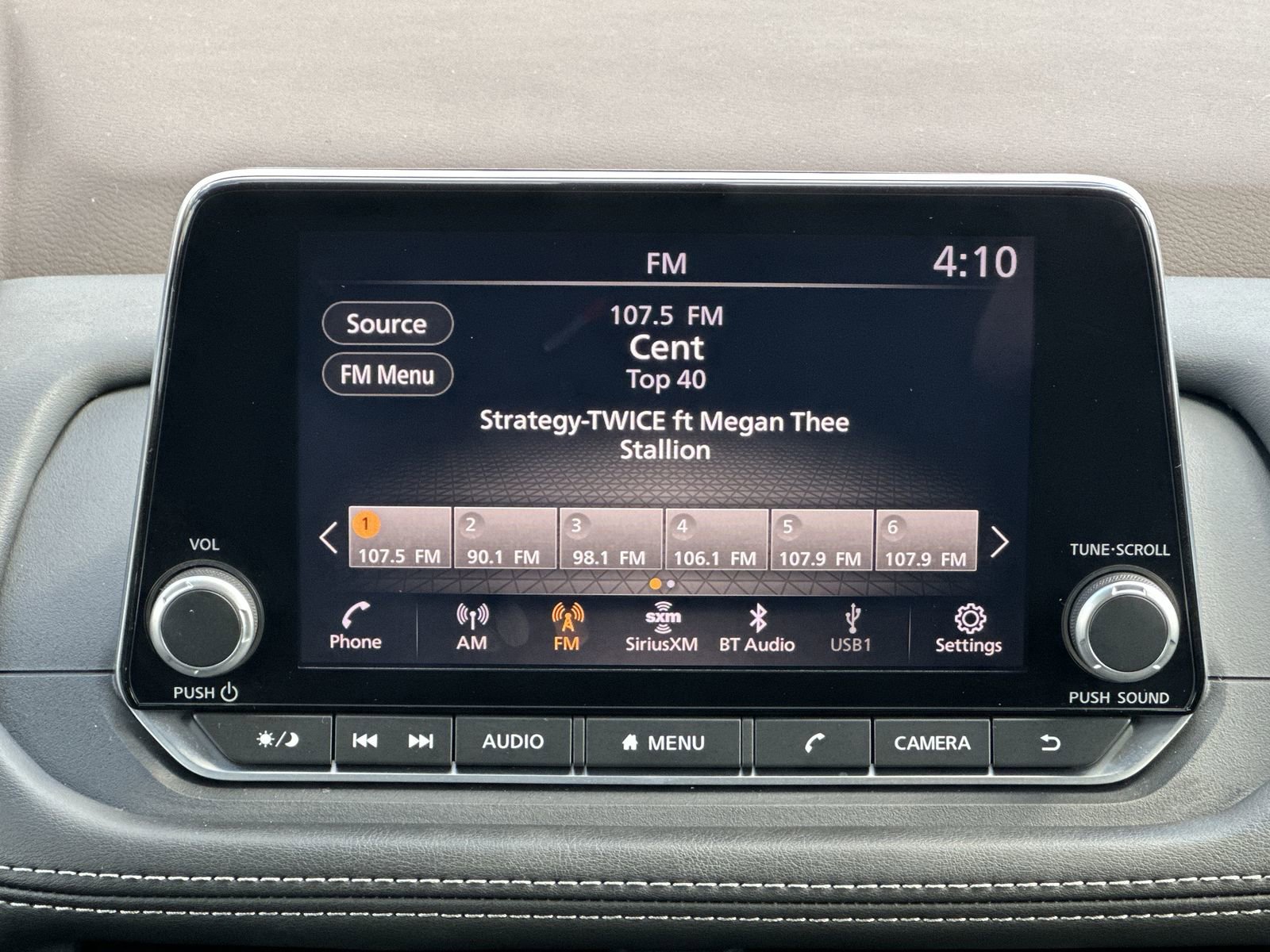 Used 2023 Nissan Rogue SV FWD image 26