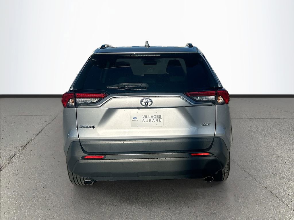 Used 2019 Toyota RAV4 XLE Premium FWD image 6