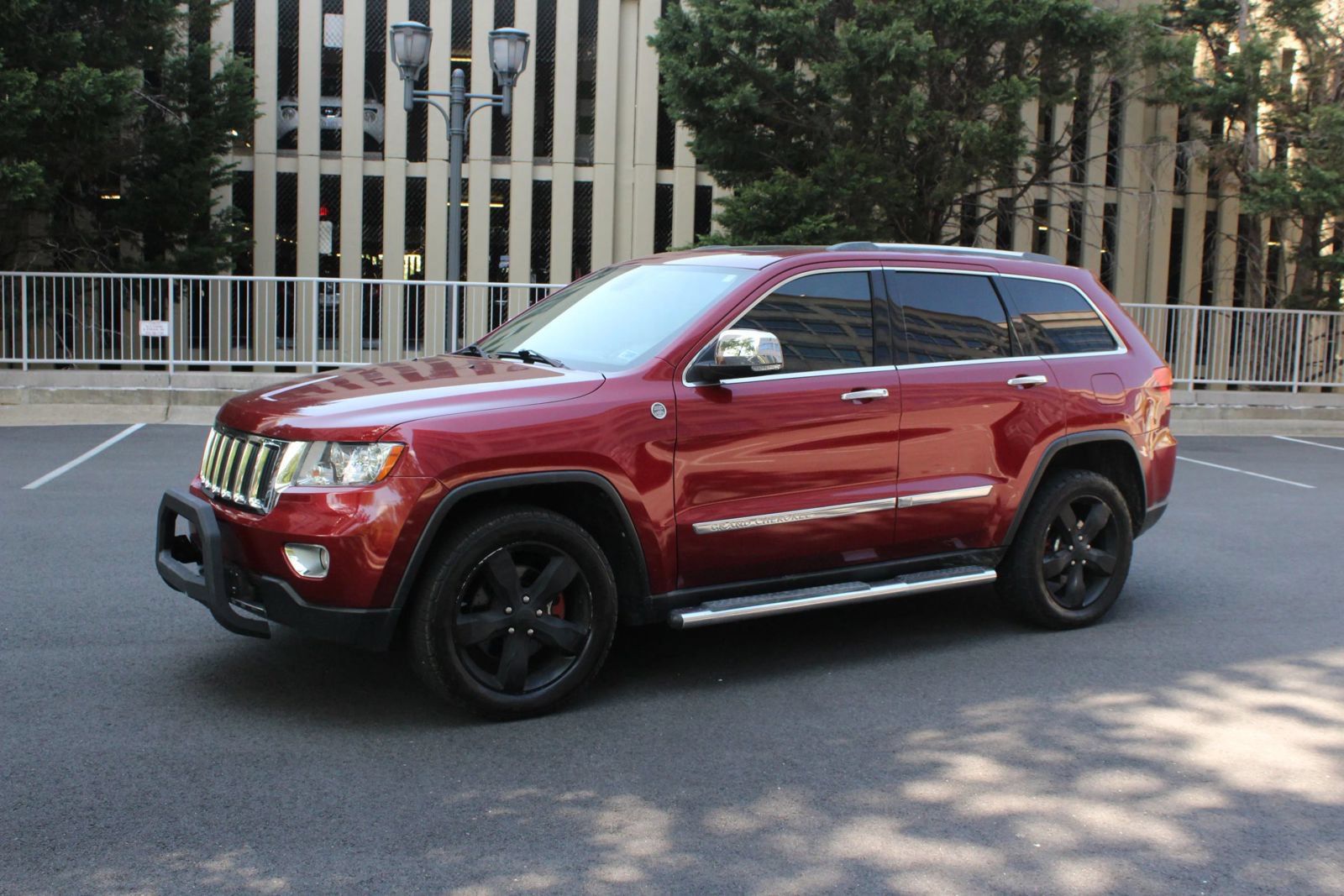 Used 2012 Jeep Grand Cherokee Limited w/ Luxury Group II AWD/4WD image 12
