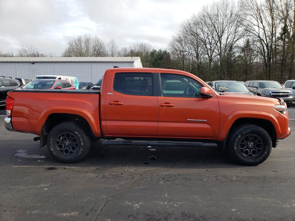 Used 2017 Toyota Tacoma SR5 w/ Tow Package image 4
