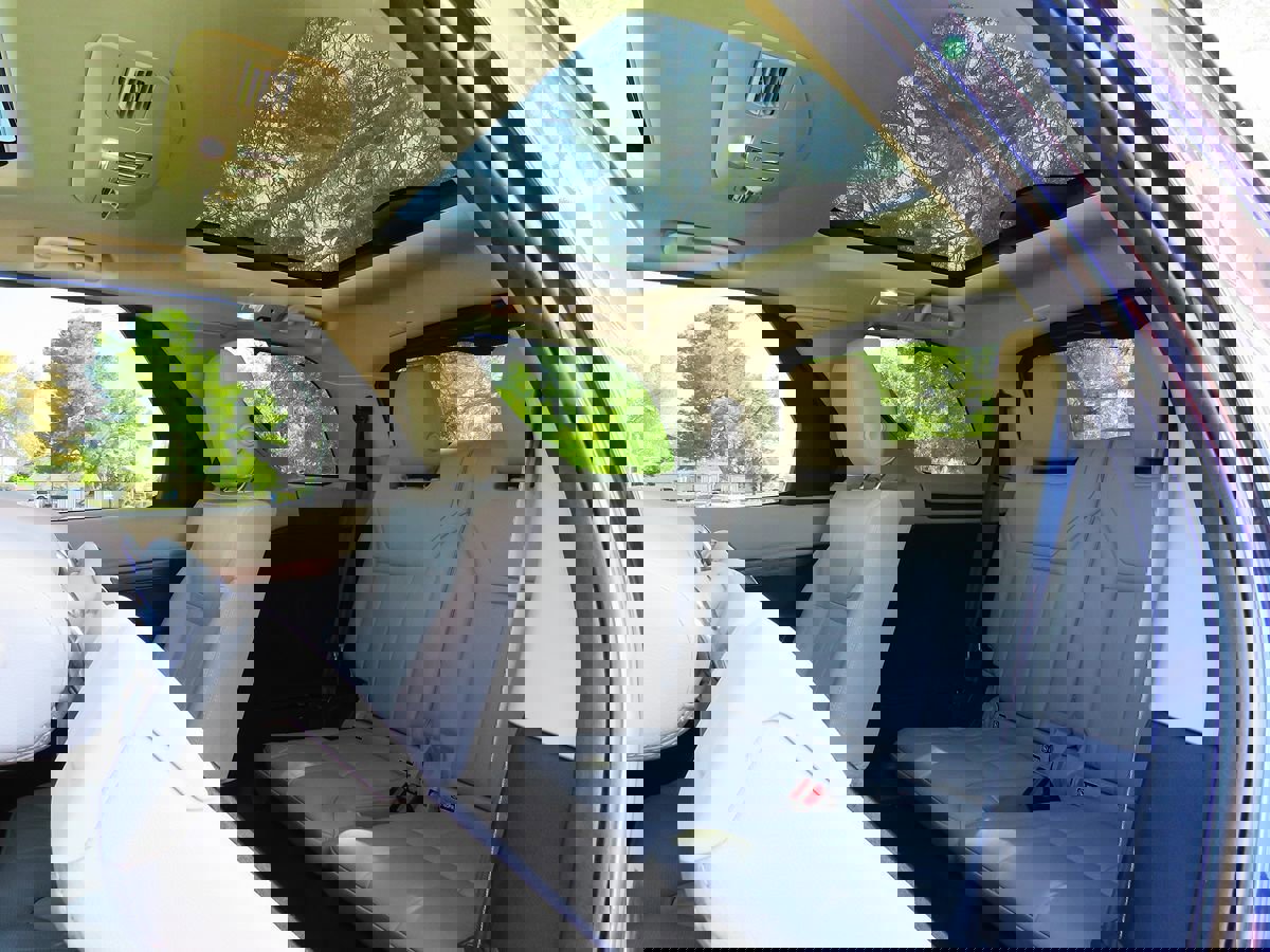 Used 2018 Land Rover Discovery HSE image 22