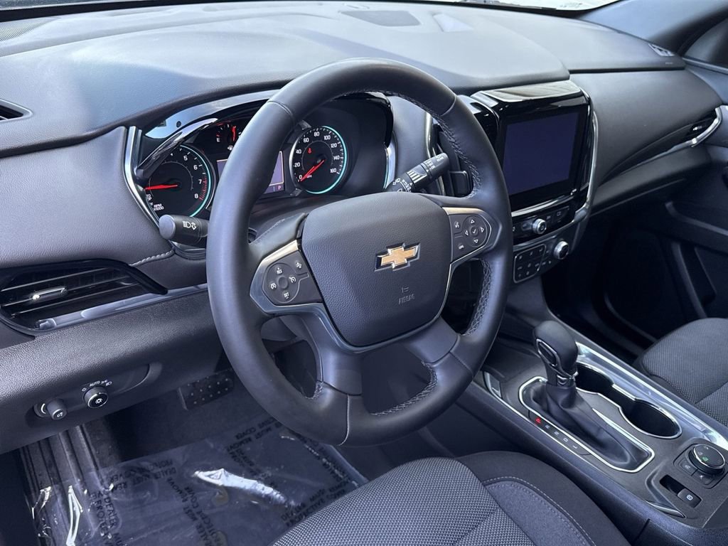 Used 2023 Chevrolet Traverse LT image 16