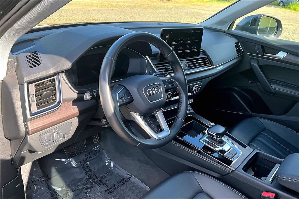Used 2021 Audi Q5 e Premium Plus w/ Premium Plus Package AWD/4WD image 18