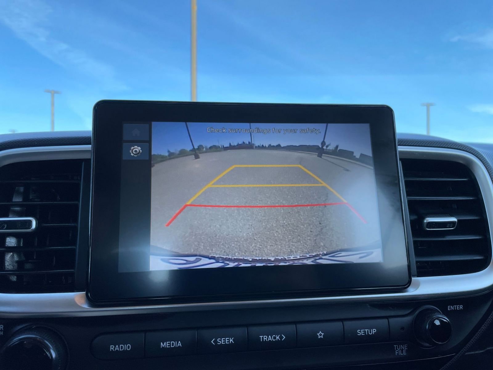 Used 2025 Hyundai Venue SEL image 23