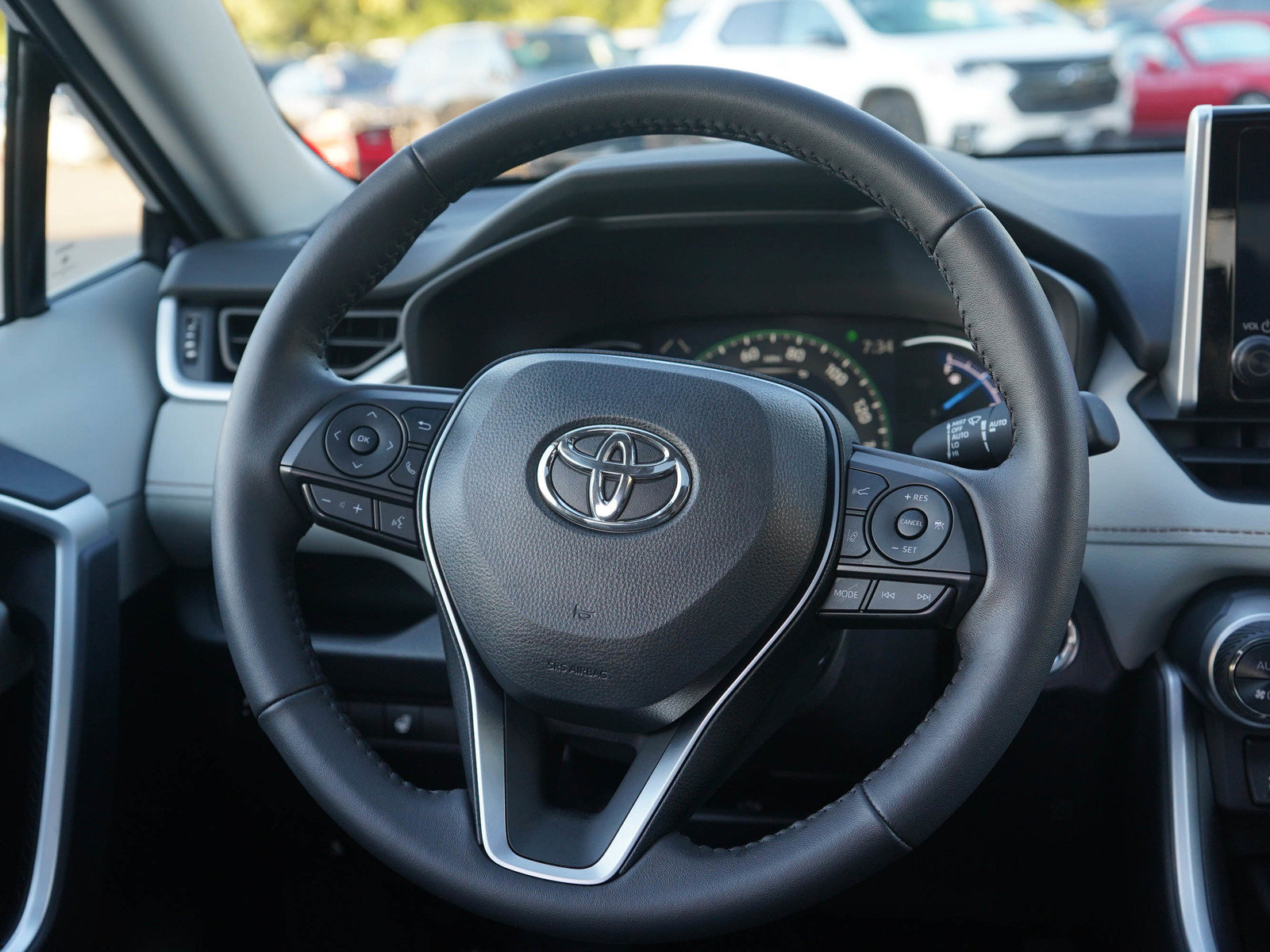 Used 2025 Toyota RAV4 XLE w/ Convenience Package AWD/4WD image 17