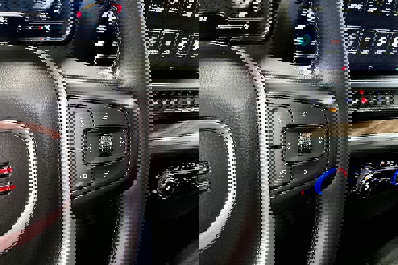 Used 2023 GMC Sierra 1500 Elevation image 22