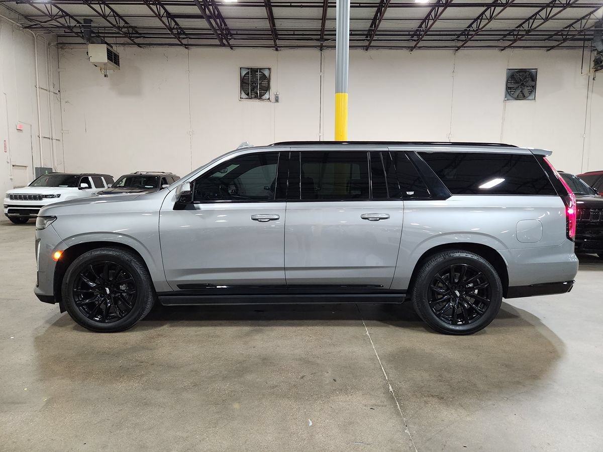 Used 2023 Cadillac Escalade ESV Sport w/ LPO, ONYX Package RWD image 7