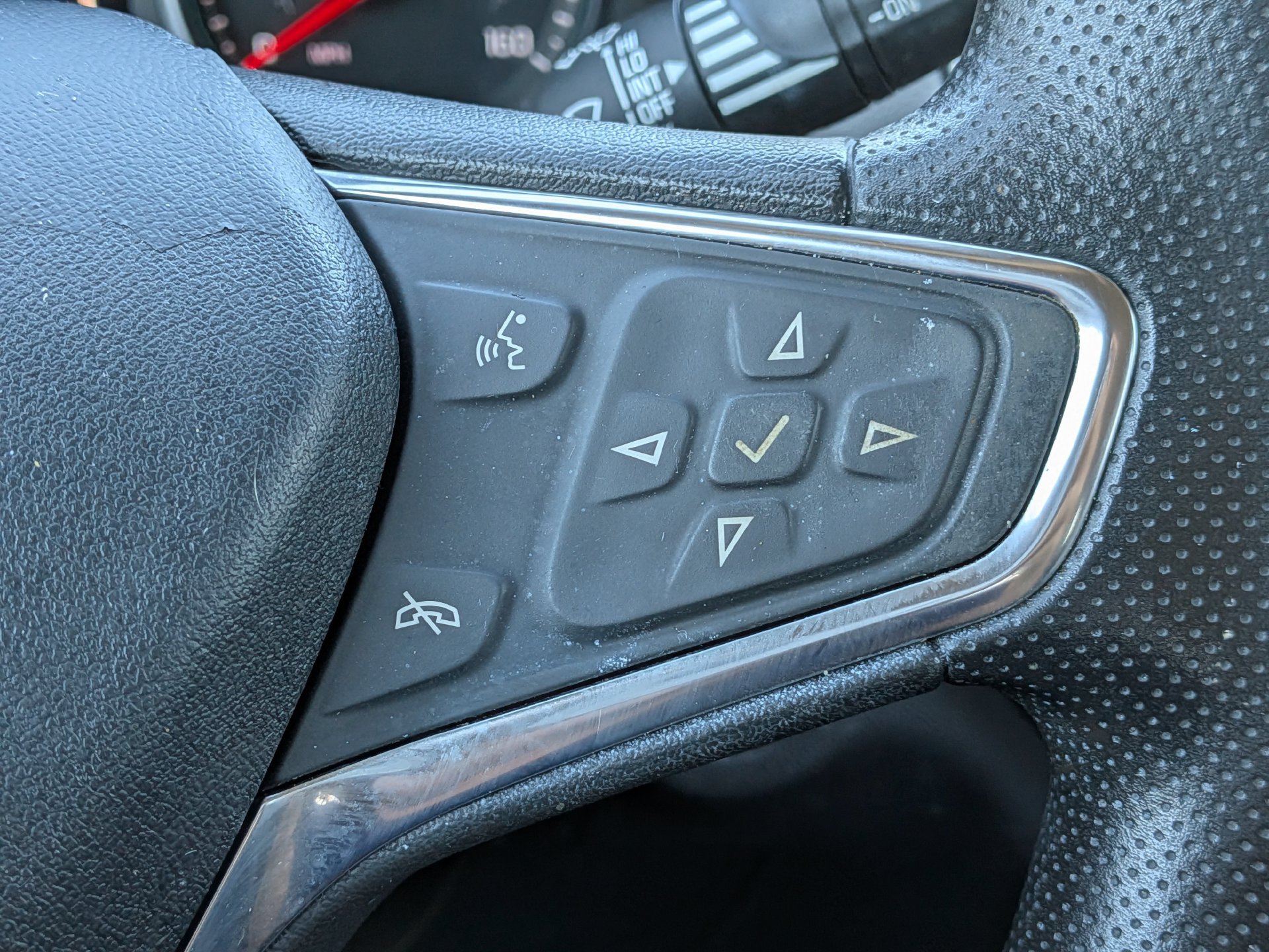 Used 2021 Chevrolet Equinox LT FWD image 27