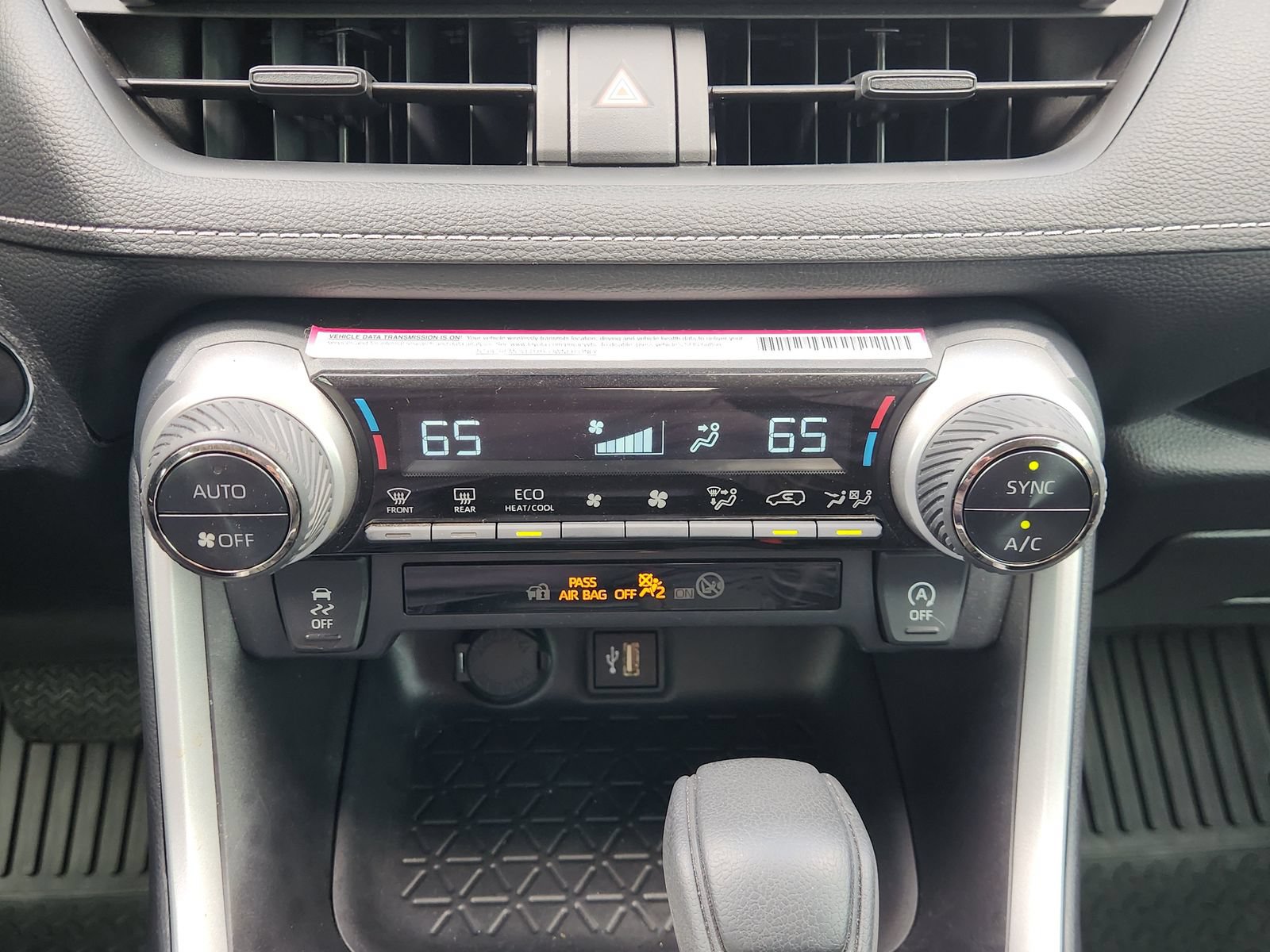 Used 2024 Toyota RAV4 XLE FWD image 22