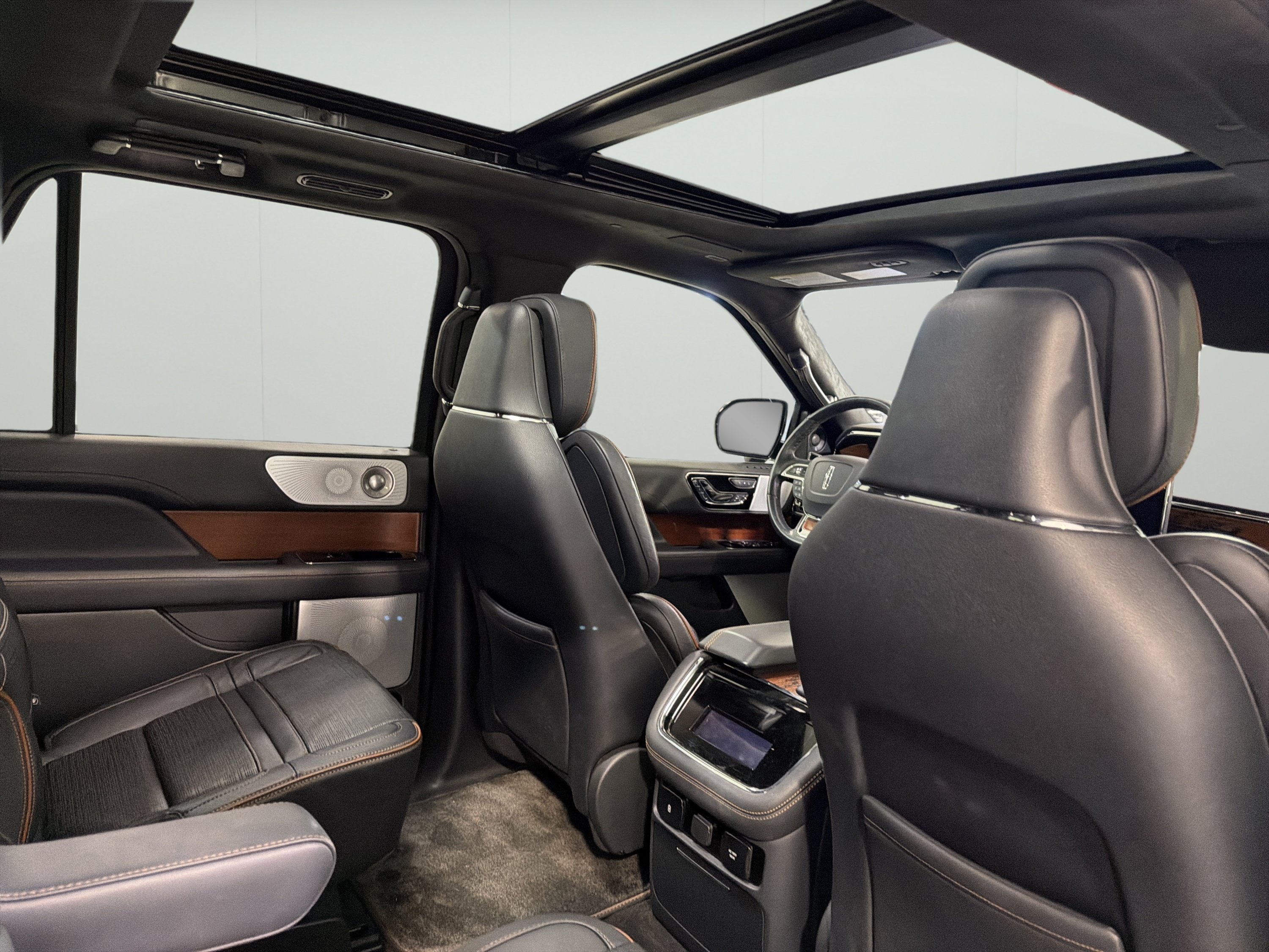 Used 2024 Lincoln Navigator L Black Label AWD/4WD image 14