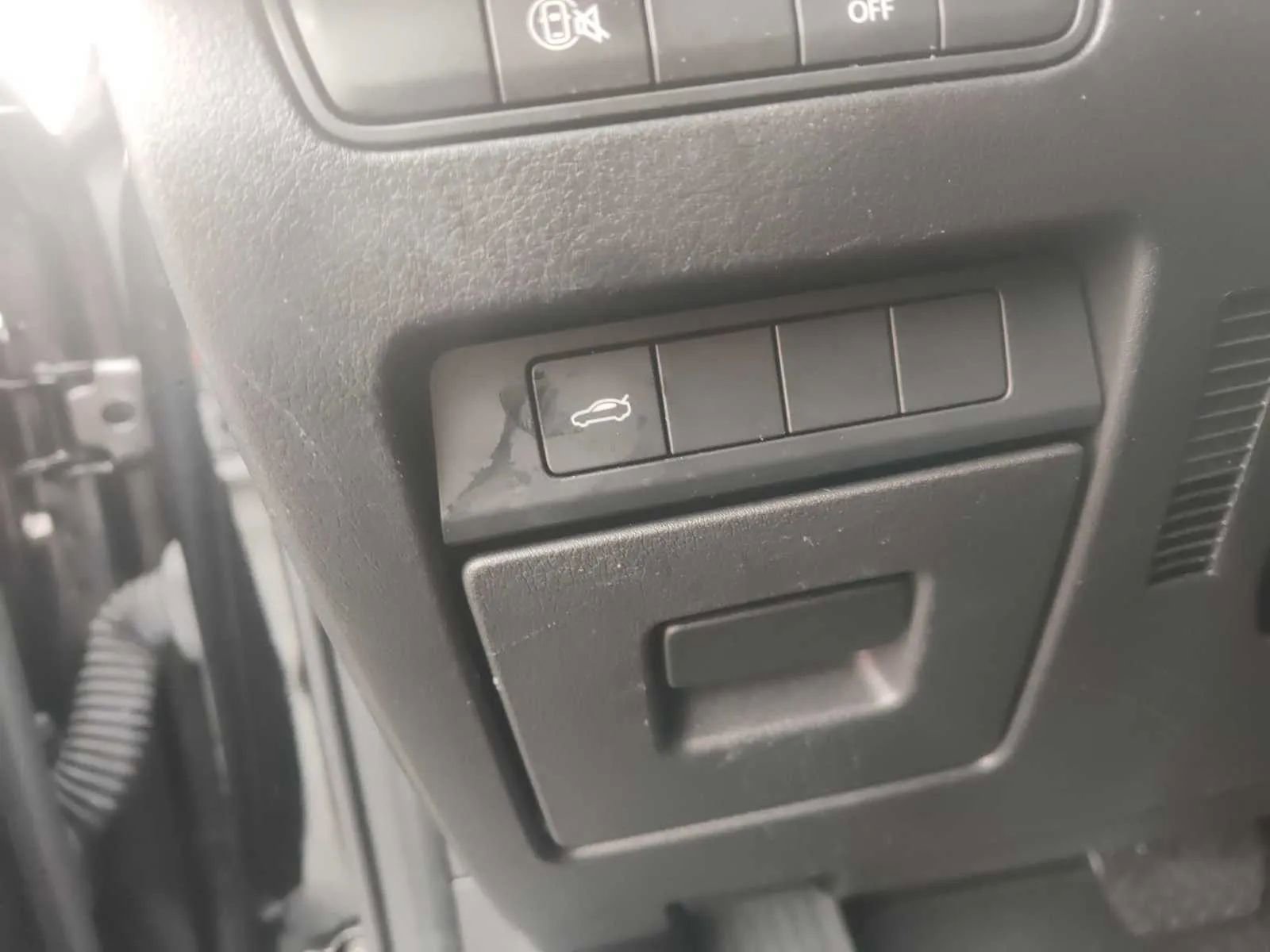 Used 2025 MAZDA MAZDA3 s FWD image 13