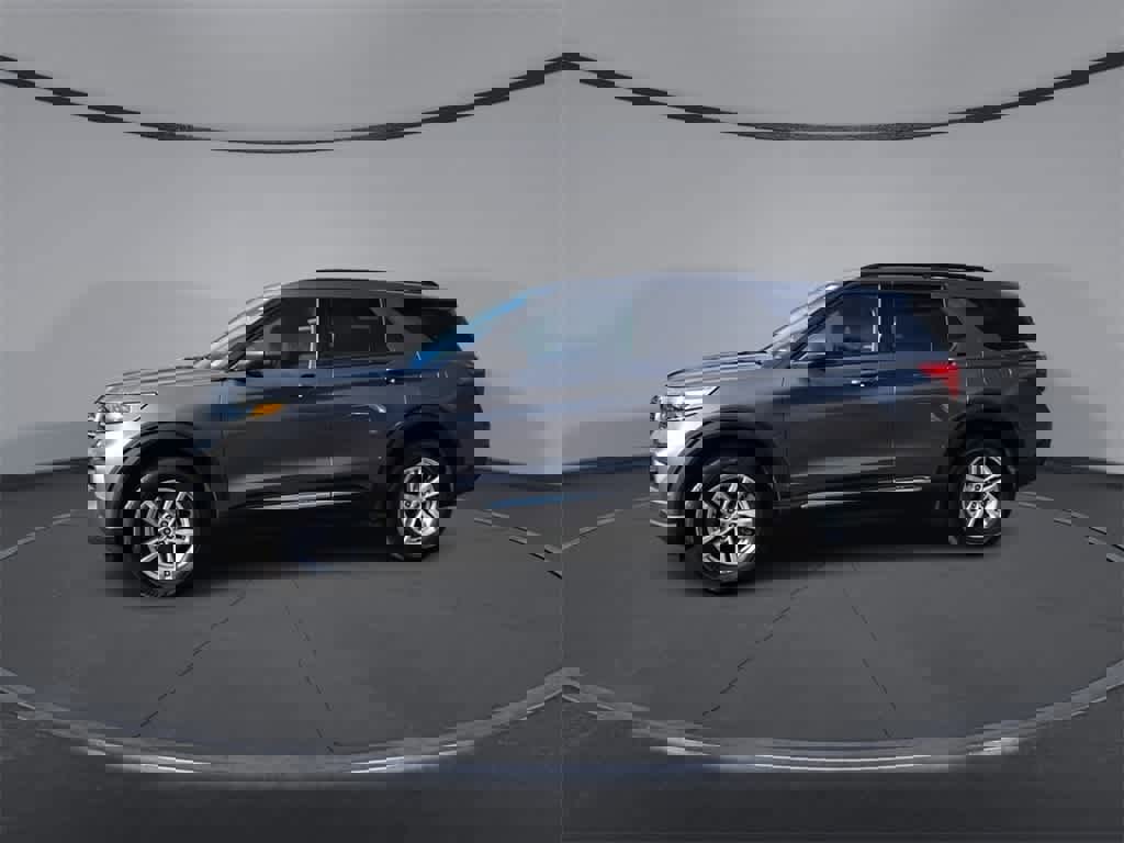 Used 2022 Ford Explorer XLT image 4