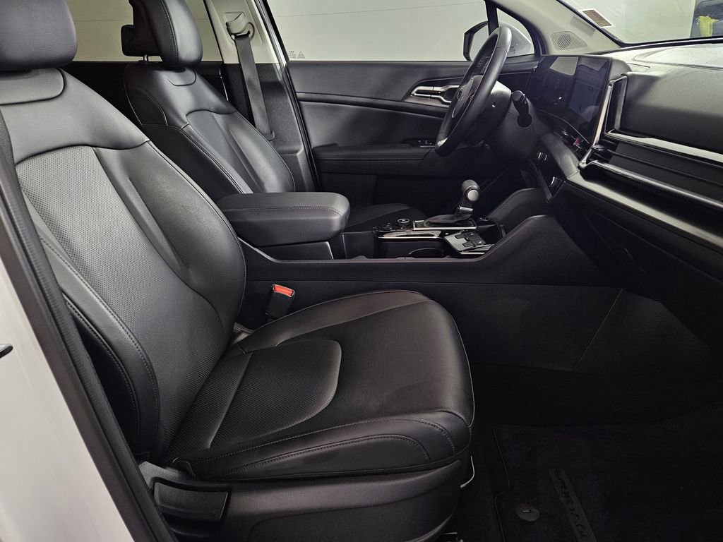 Used 2025 Kia Sportage EX image 26