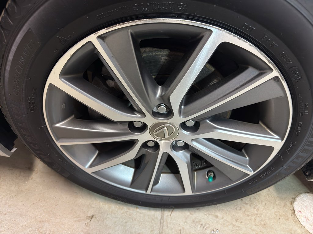 Used 2016 Lexus ES 300h image 32