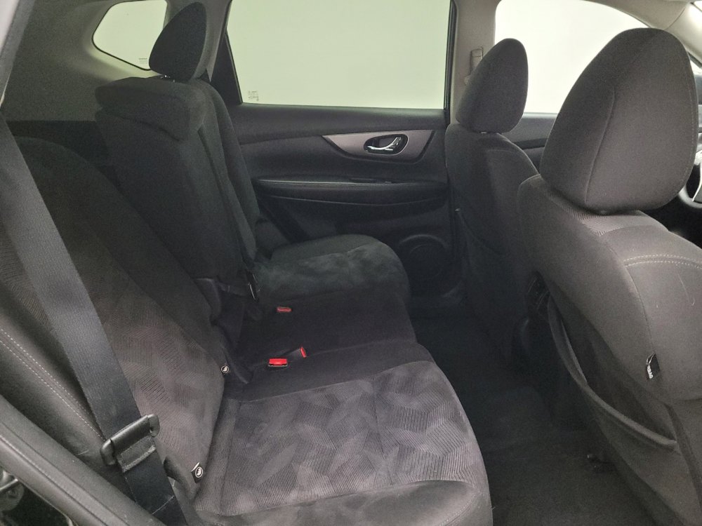 Used 2016 Nissan Rogue SV image 19