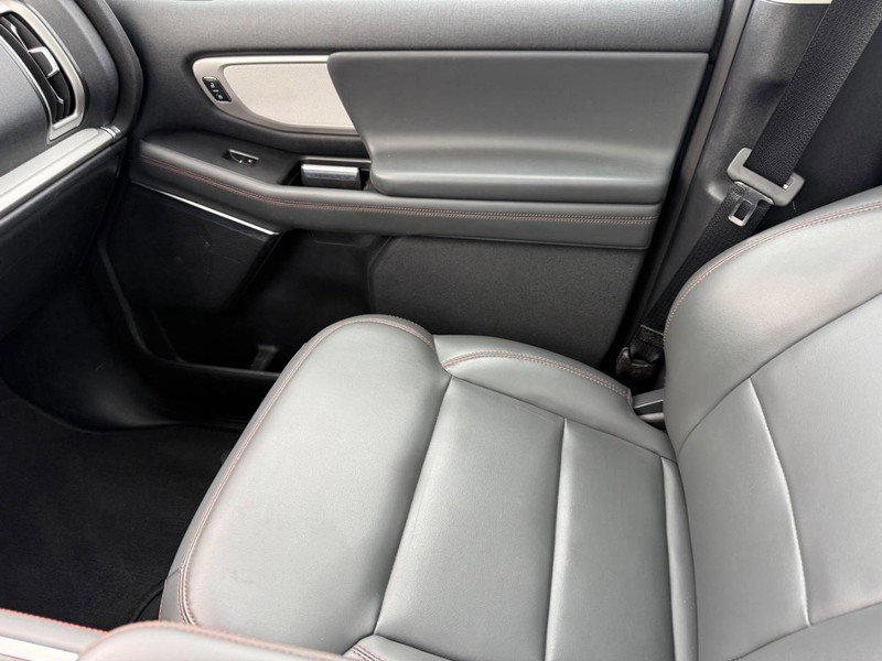 Used 2025 Ford Expedition Active AWD/4WD image 21