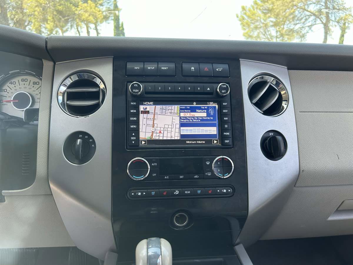 Used 2011 Ford Expedition EL Limited w/ 301A Rapid Spec Order Code image 18