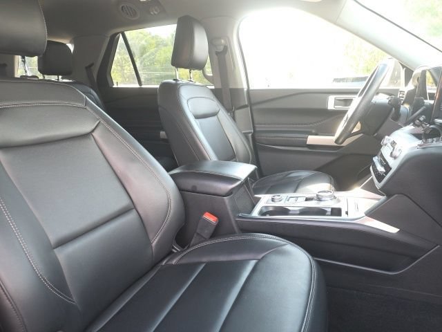 Used 2022 Ford Explorer XLT AWD/4WD image 17