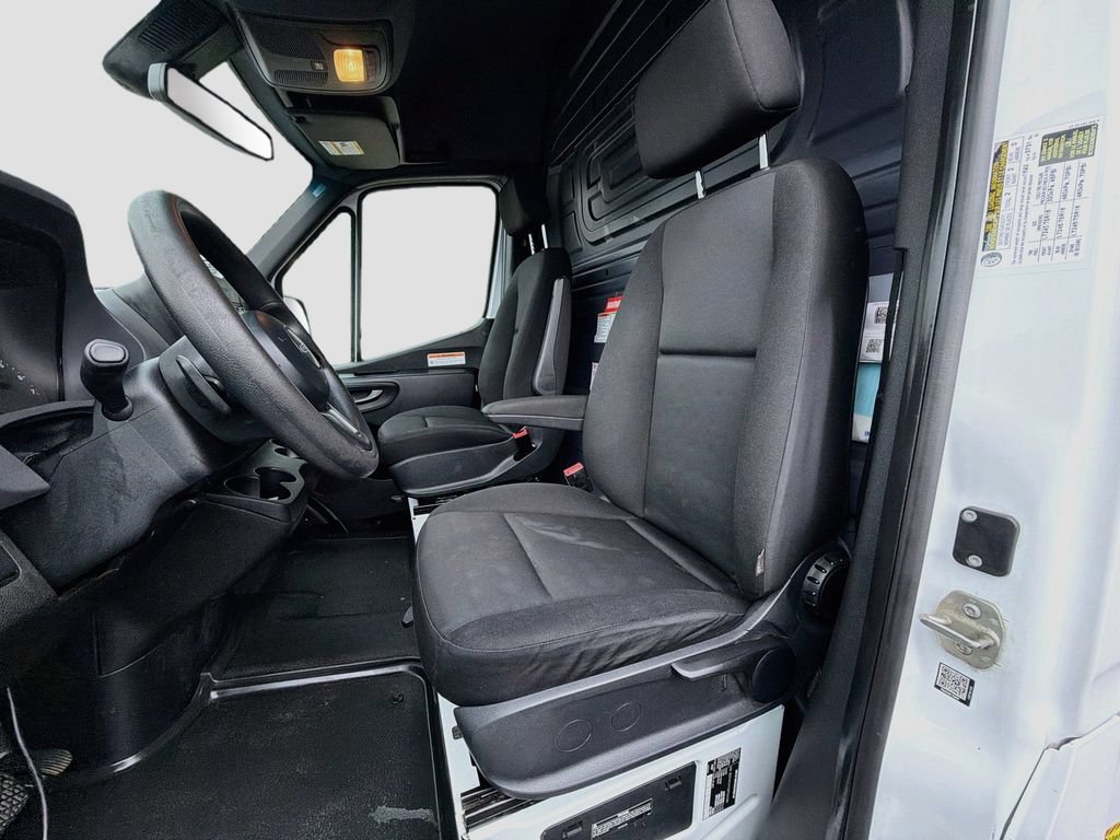 Used 2021 Freightliner Sprinter 2500 RWD image 20