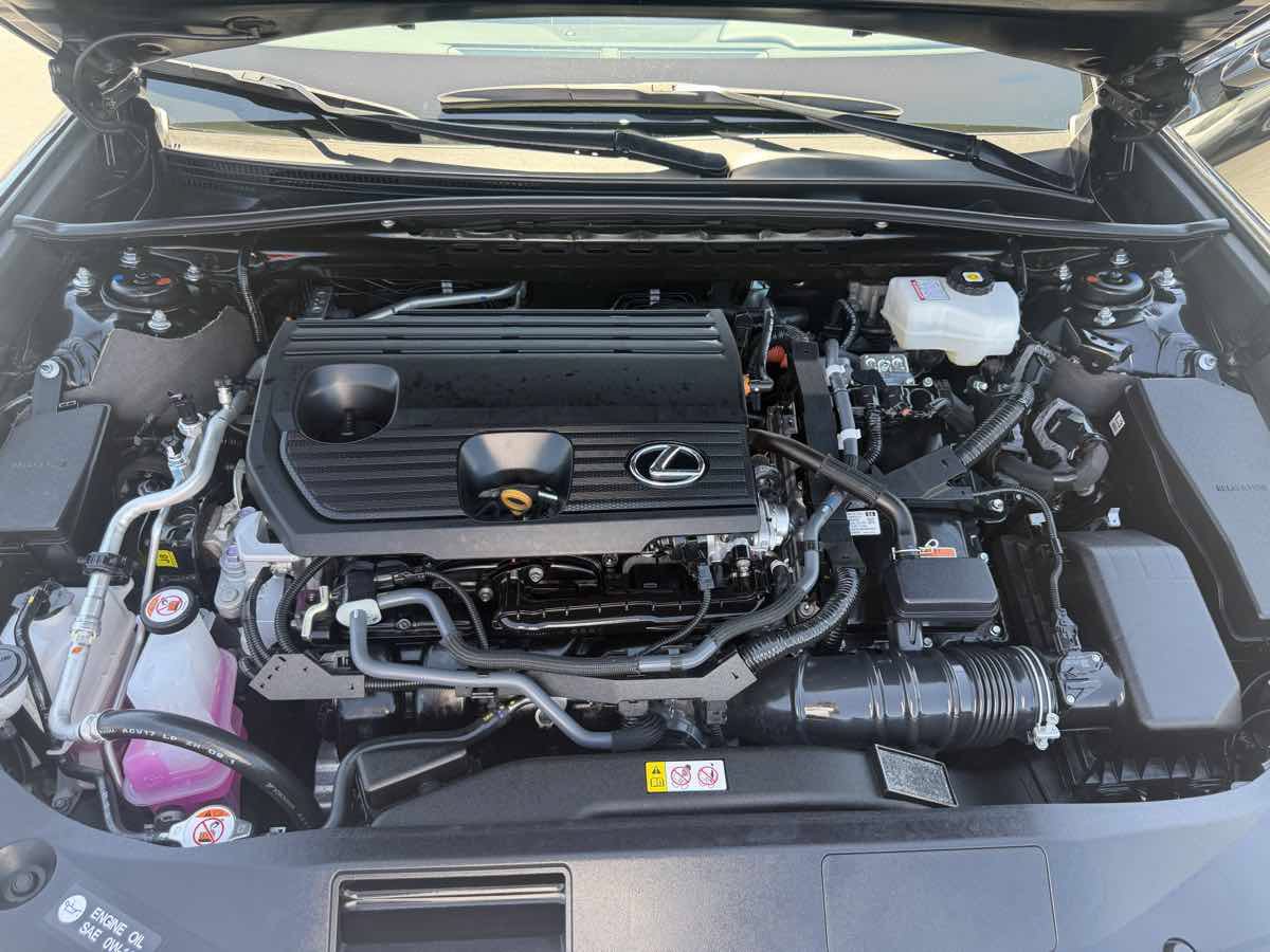 Used 2025 Lexus ES 300h w/ Premium Package FWD image 19