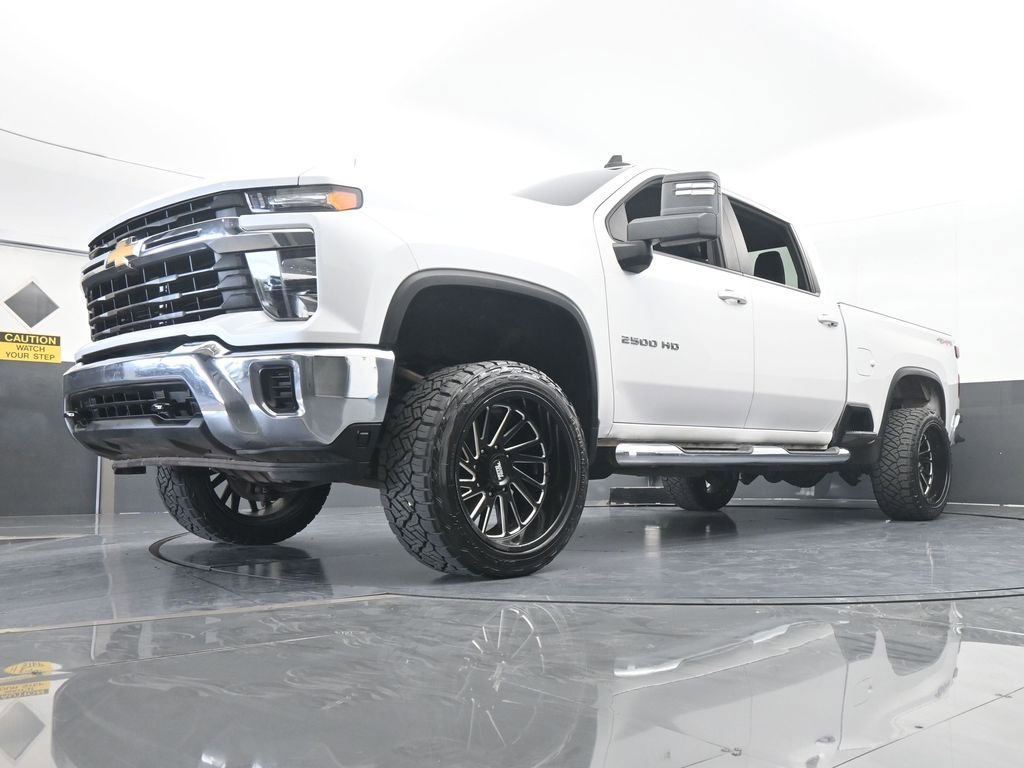 Used 2024 Chevrolet Silverado 2500 LT image 59