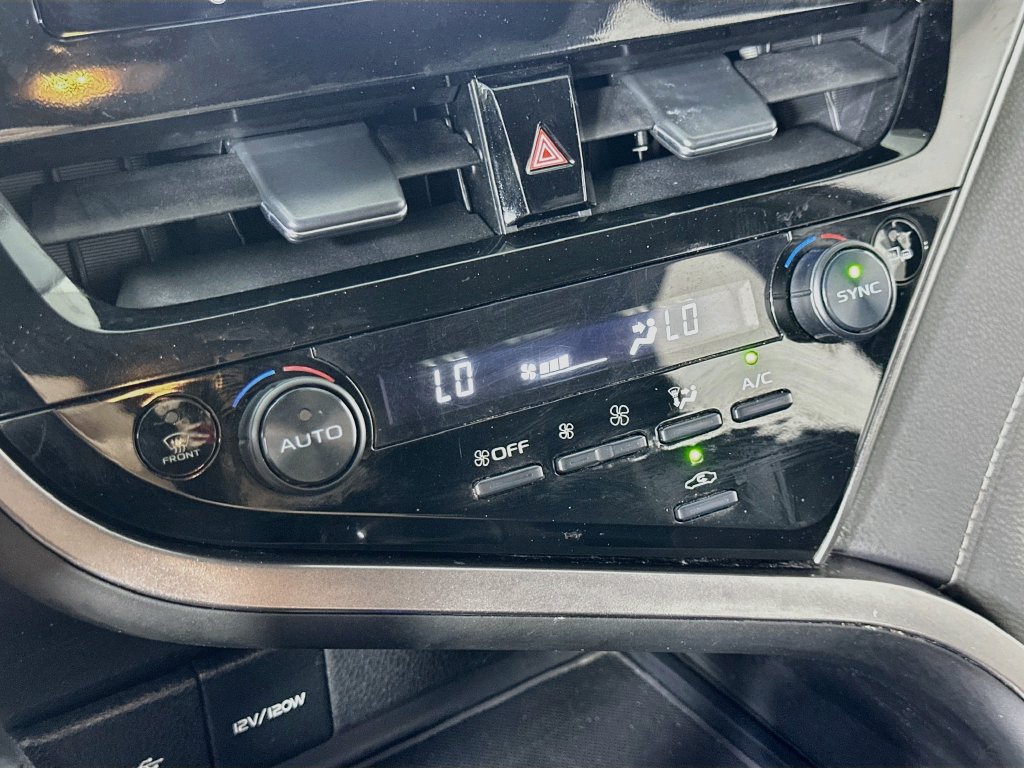 Used 2023 Toyota Camry SE FWD image 27