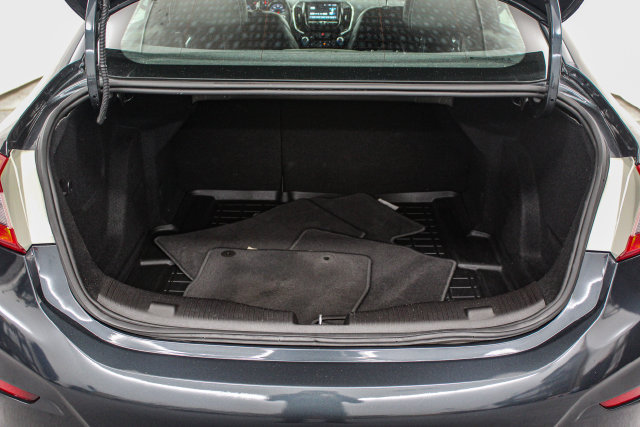 Used 2017 Chevrolet Cruze Premier FWD image 10