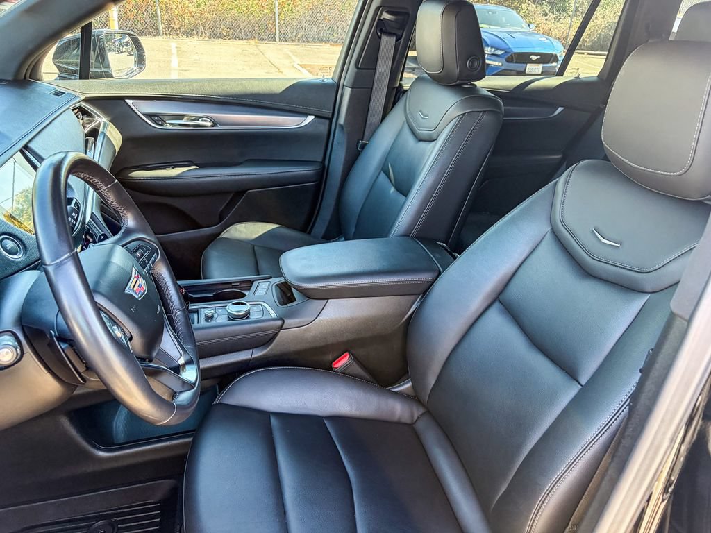 Certified 2024 Cadillac XT6 Luxury w/ LPO, Floor Liner Package AWD/4WD image 33